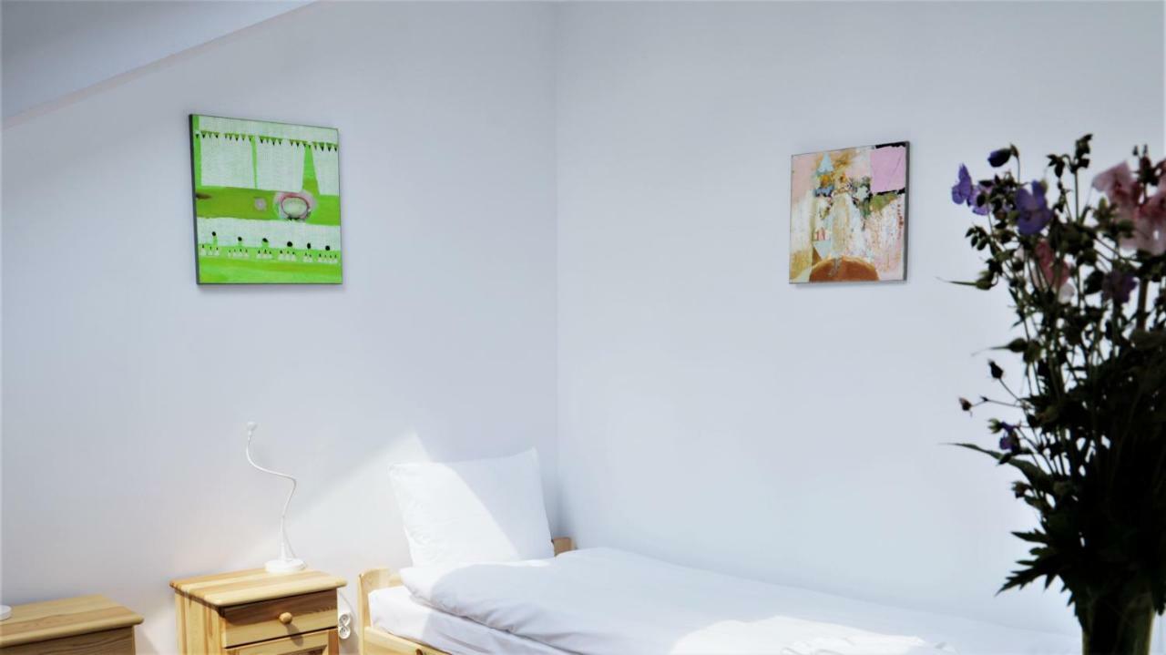 Artrooms Pokoje Goscinne Krosno Eksteriør billede